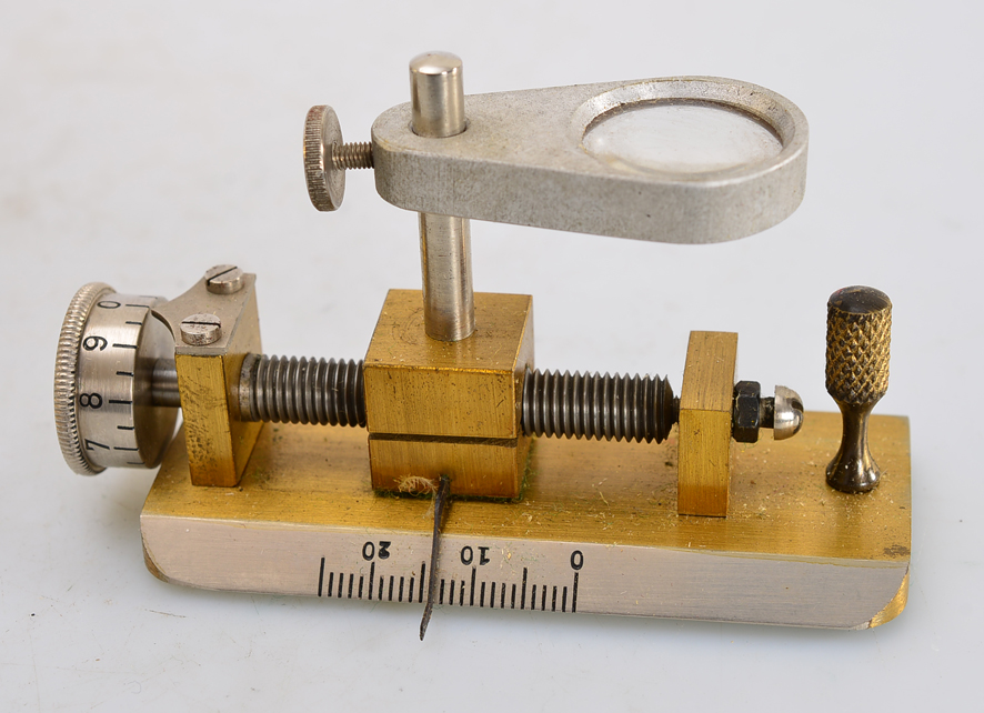 Mikrometer Meßeinrichtung Zentimeter/Zoll mit Lupe