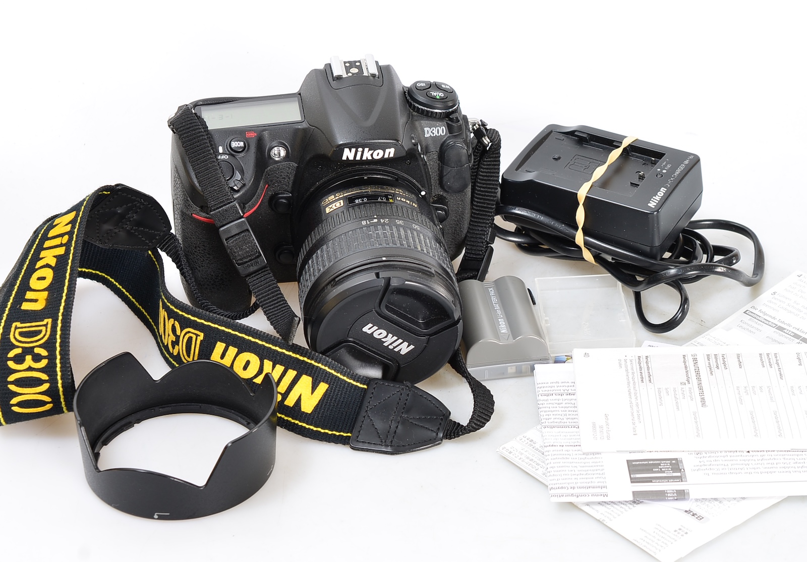 Nikon D300 digitale Spiegelreflexkamera mit Nikkor
Objektiv